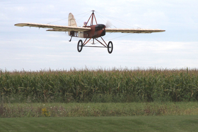 1919 Emmaselle on final