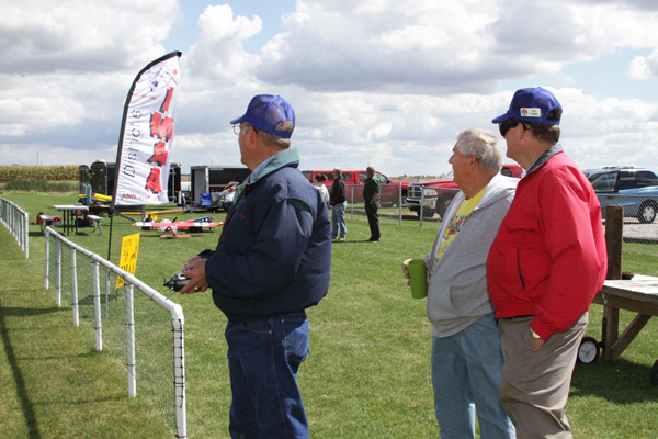 Dan Kemphues flying with Ron Pierce & Tom Griffith enjoying the show